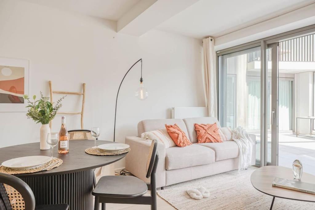 Amazing Near The Sea Apartment